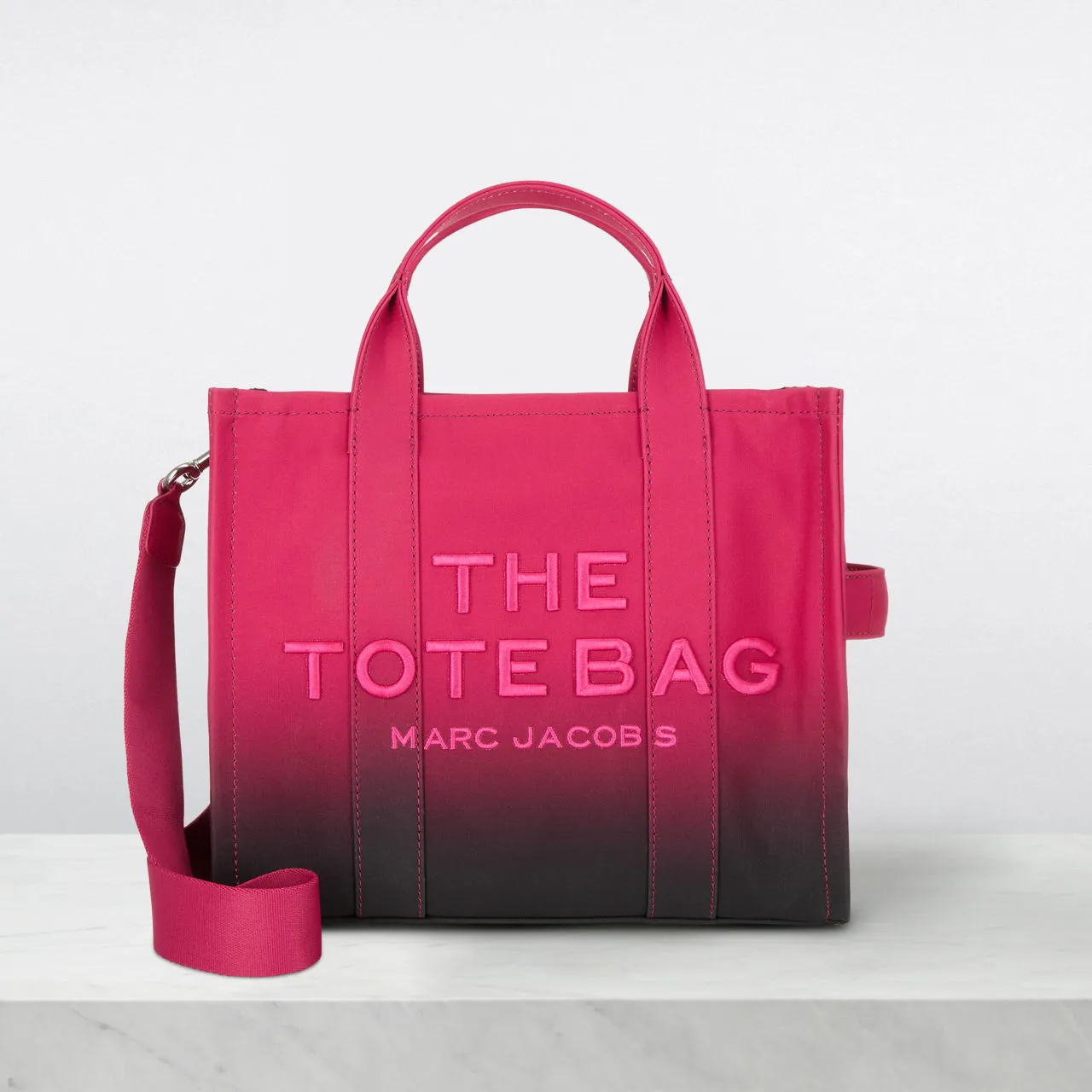 MARC JACOBS The Ombré Coated Canvas Medium Tote Bag - Pink Black