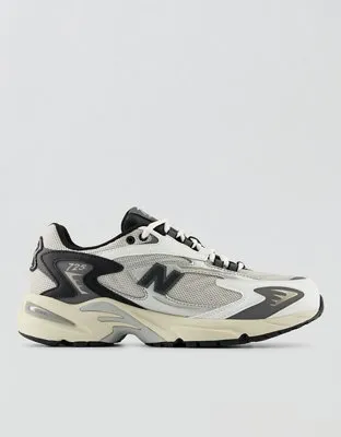 New Balance Men's 725 Sneaker
