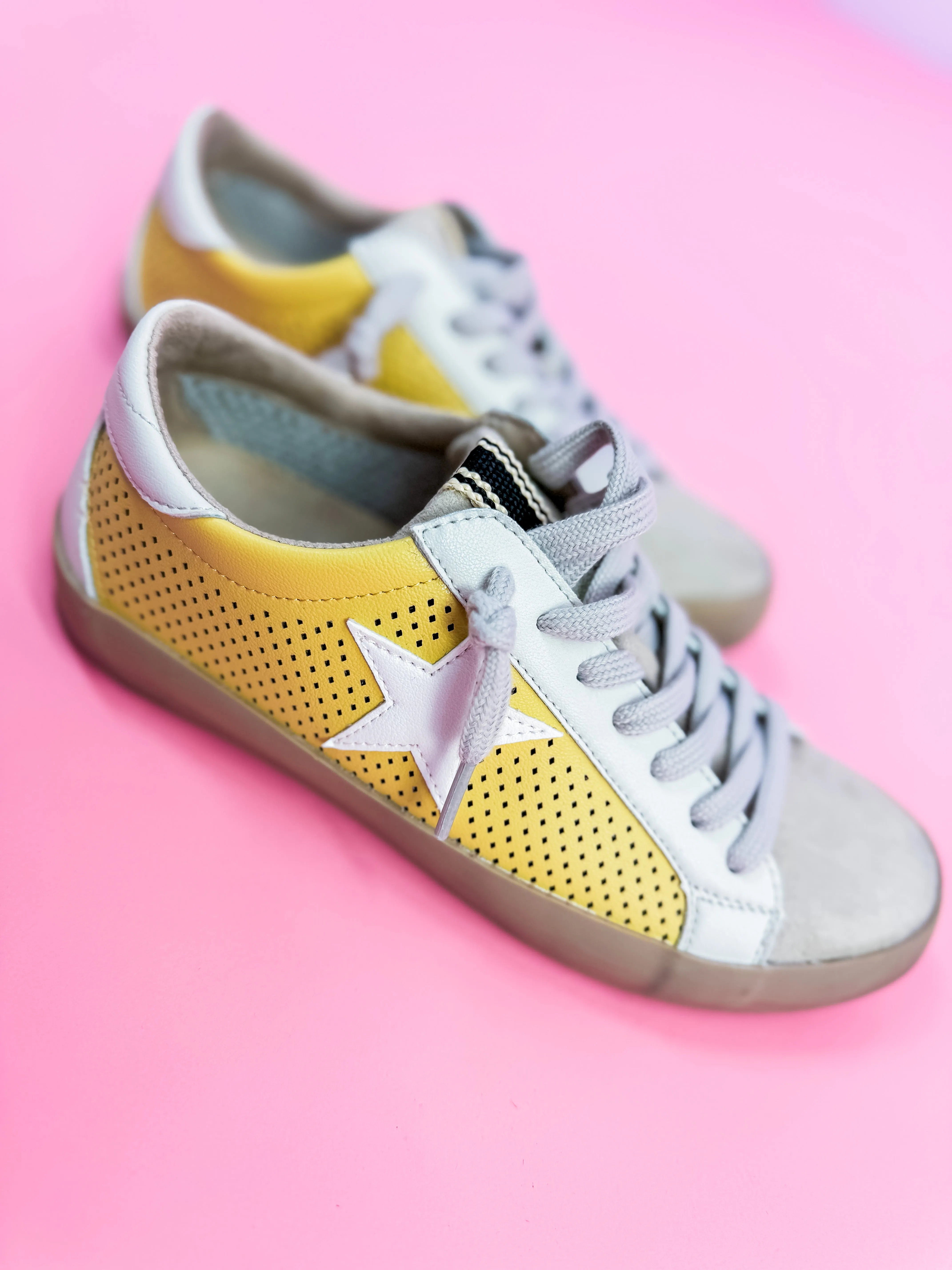 Paula Sneaker in Yellow Perf