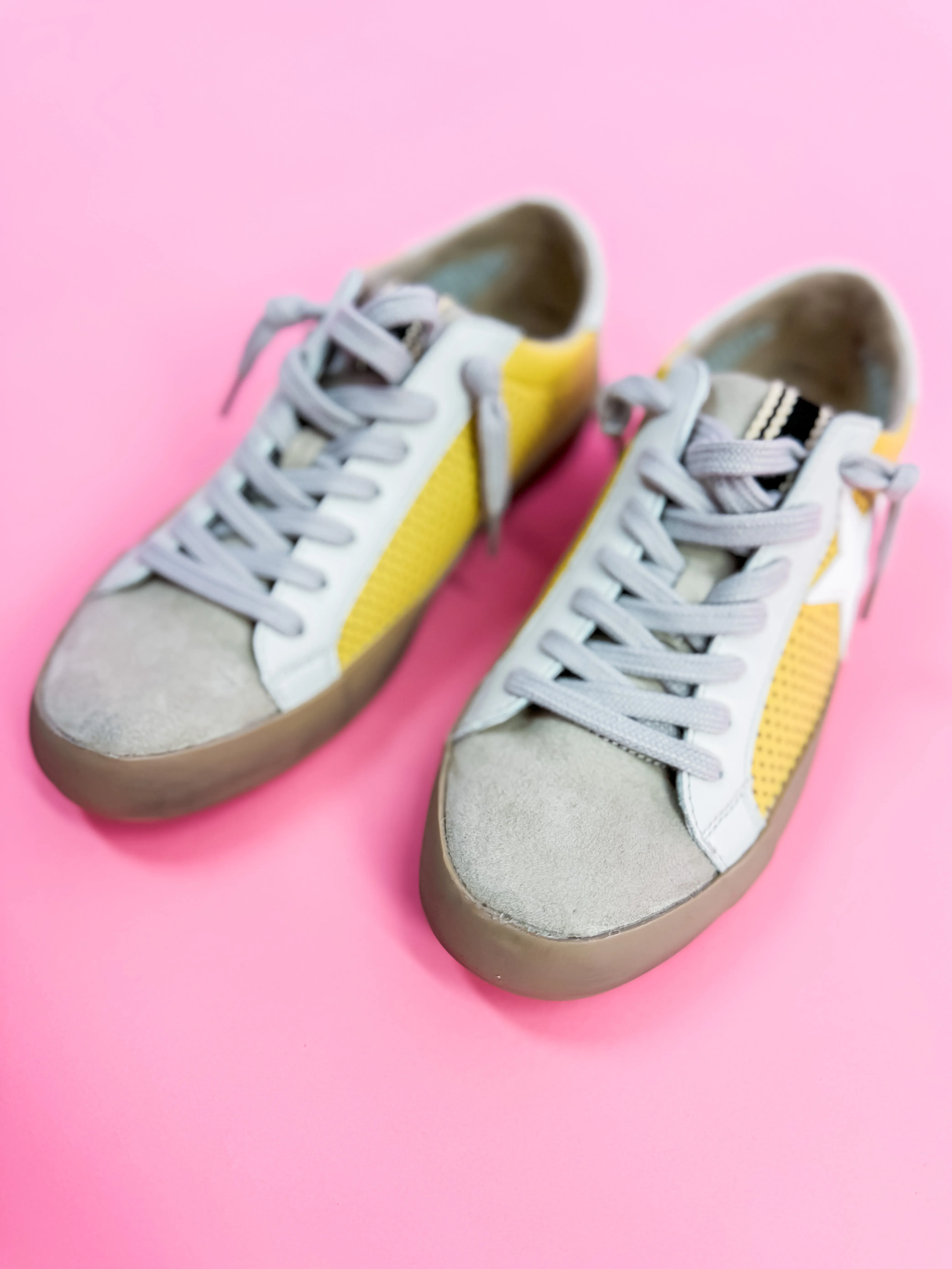 Paula Sneaker in Yellow Perf