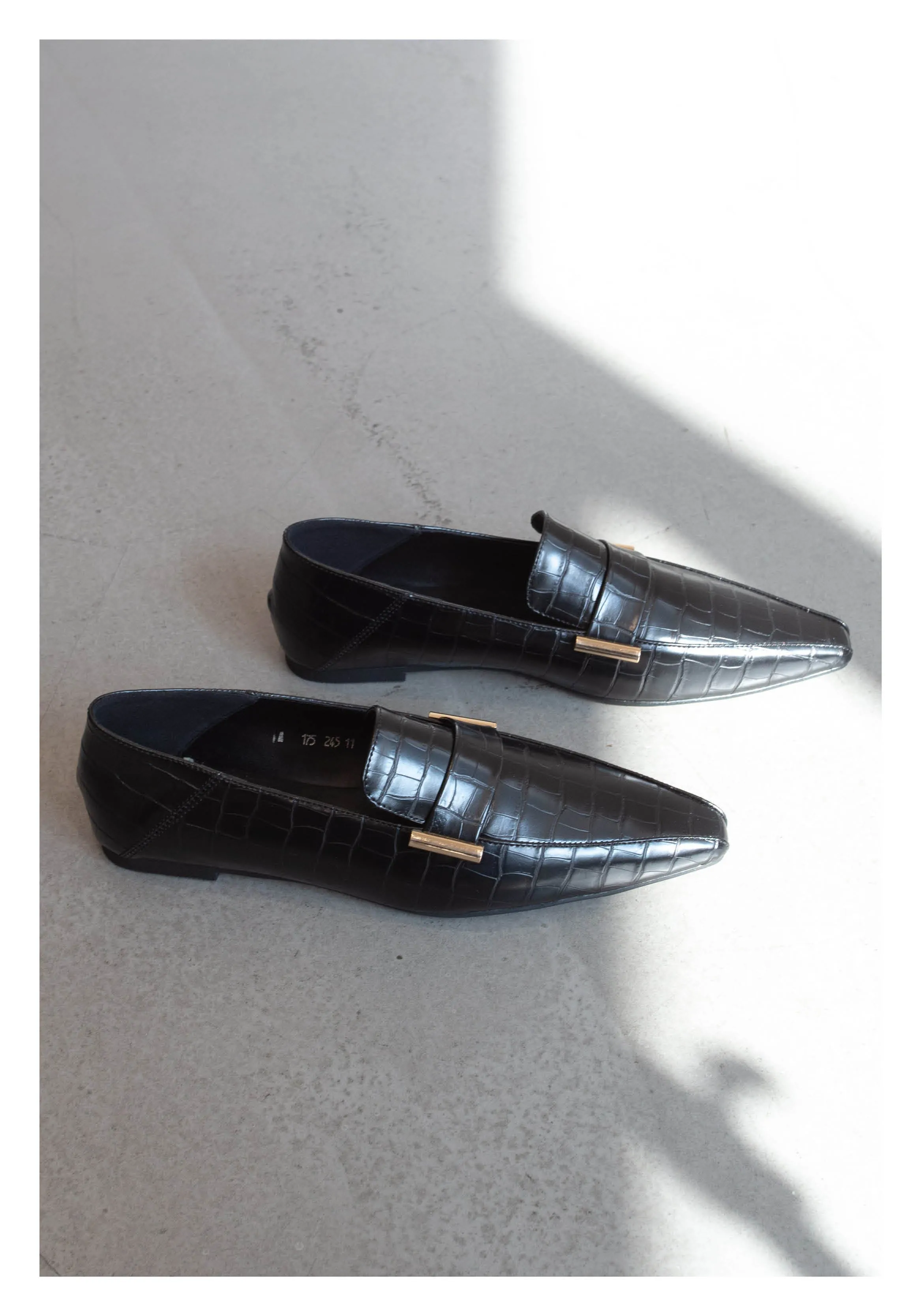 Side Metal Loafer Croc Effect