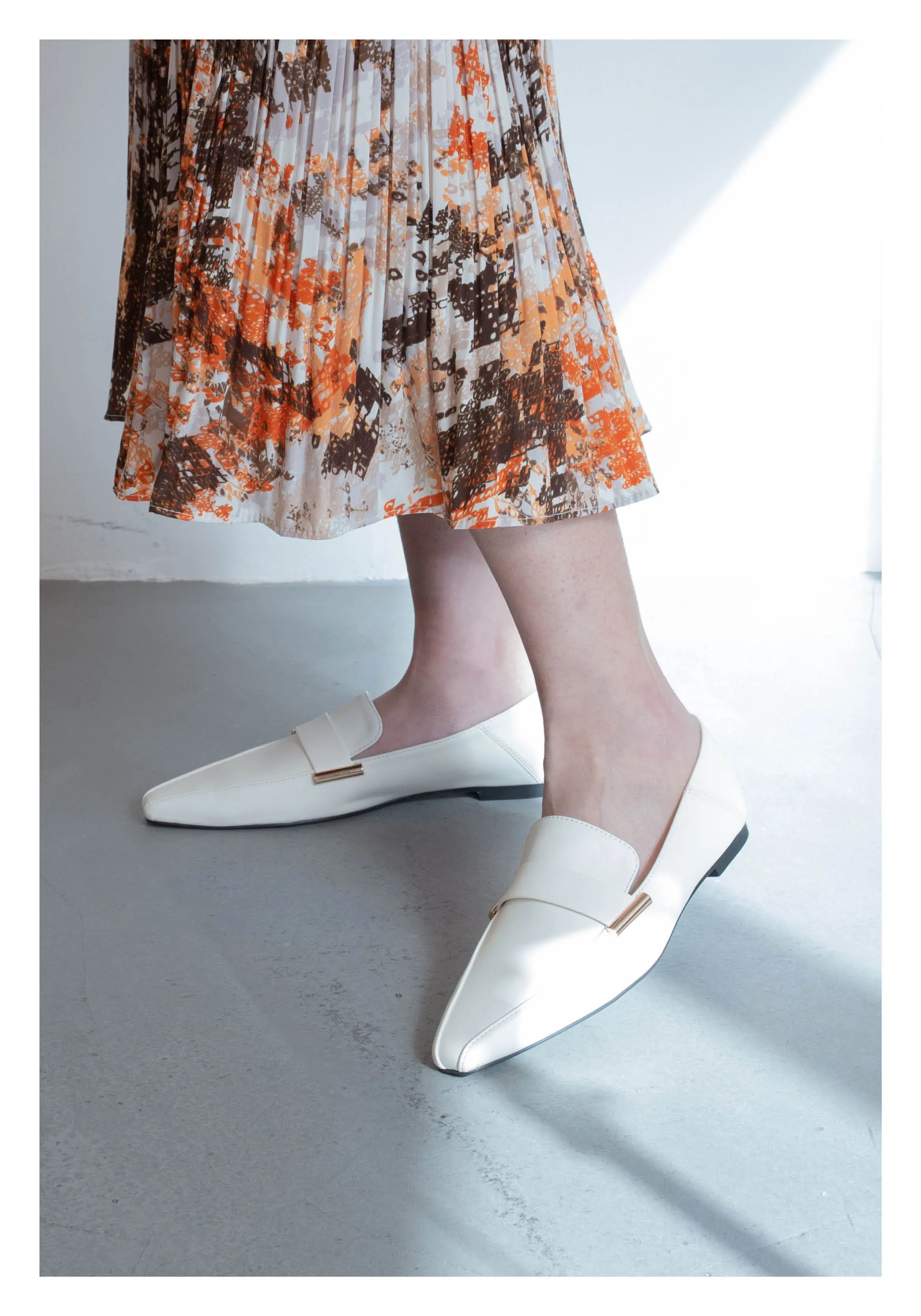 Side Metal Loafer White