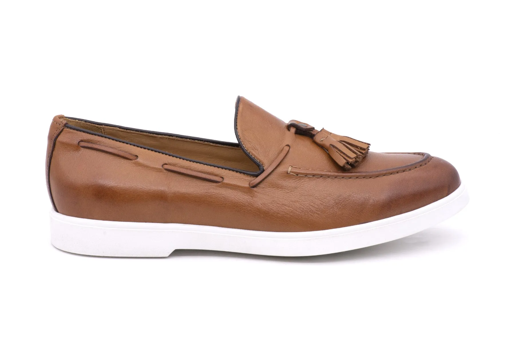 Smooth loafer with tassels