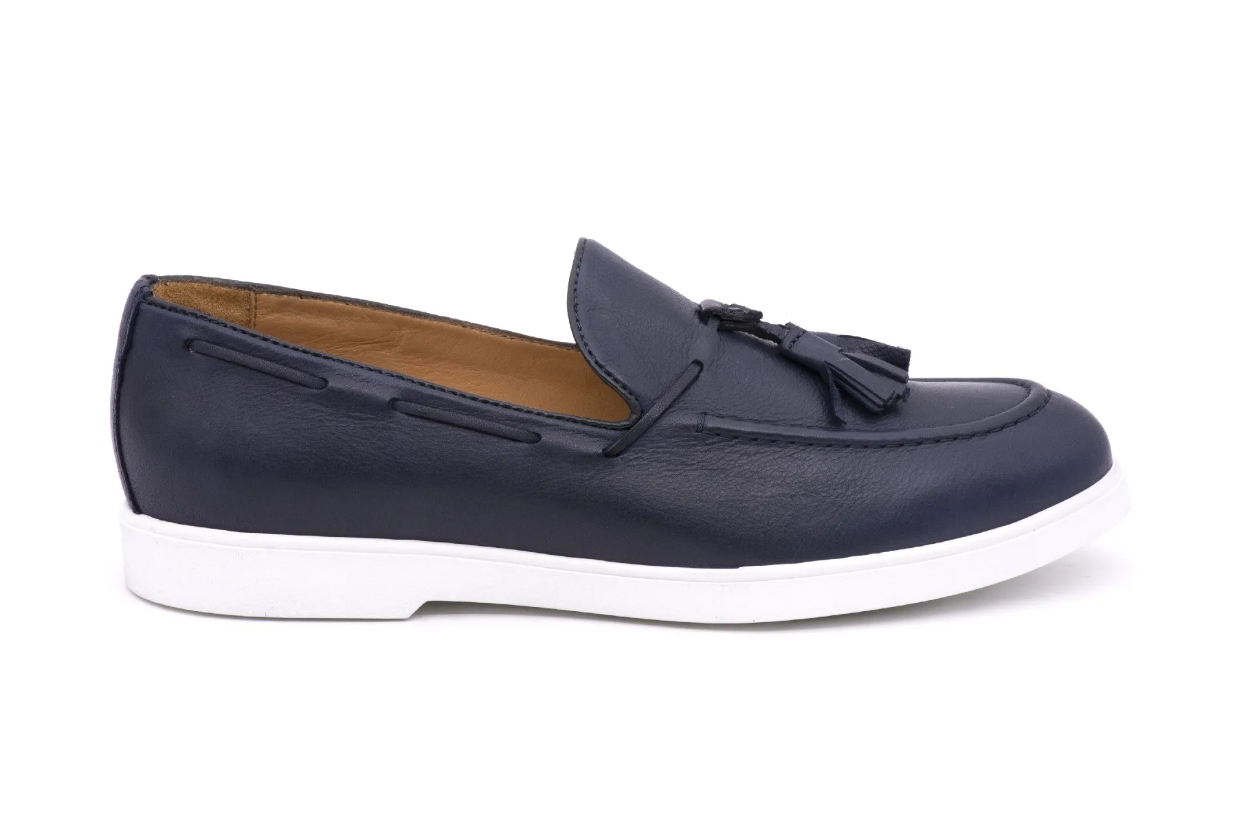 Smooth loafer with tassels