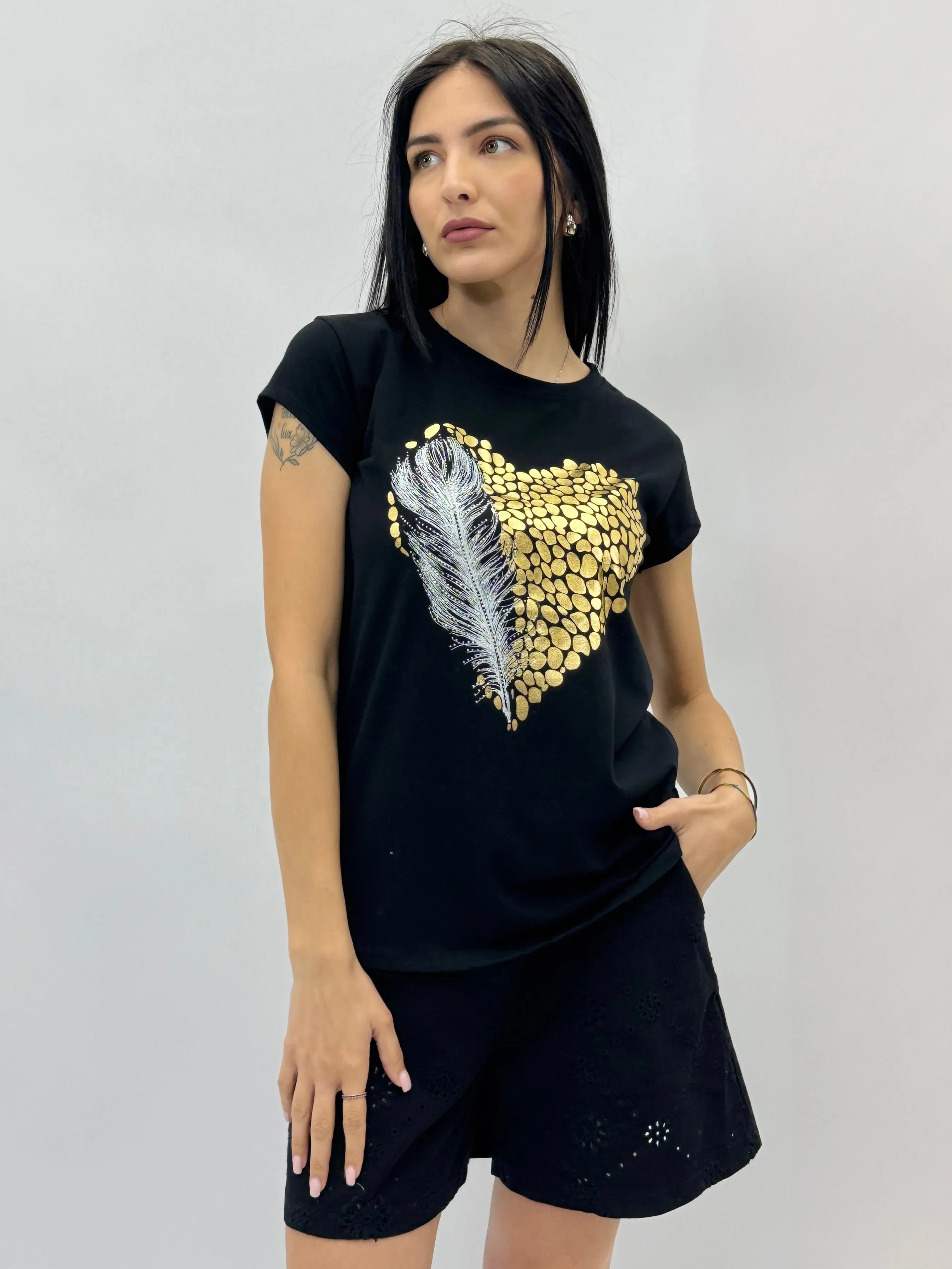 T-shirt con stampa cuore e palma